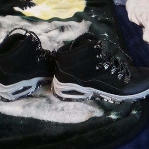 Sketchers boots